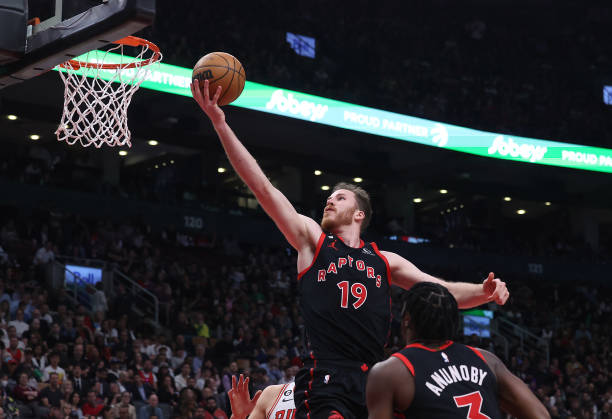 雷火电竞官网-猛龙力克公牛，成功晋级次轮对决人