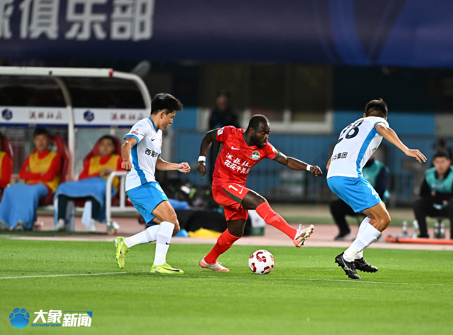 关于郑州队在比赛中战胜对手，展现出击败对手的决心的信息